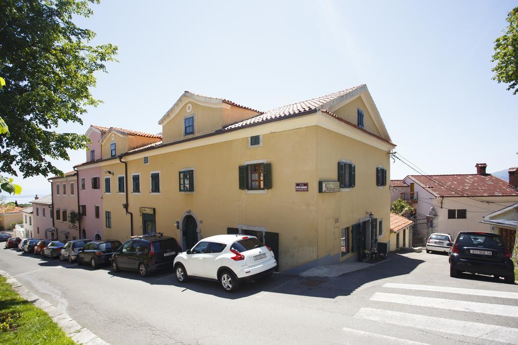 Apartments Villa Kastav In Old Town Center With Sea View And Parking Oda fotoğraf