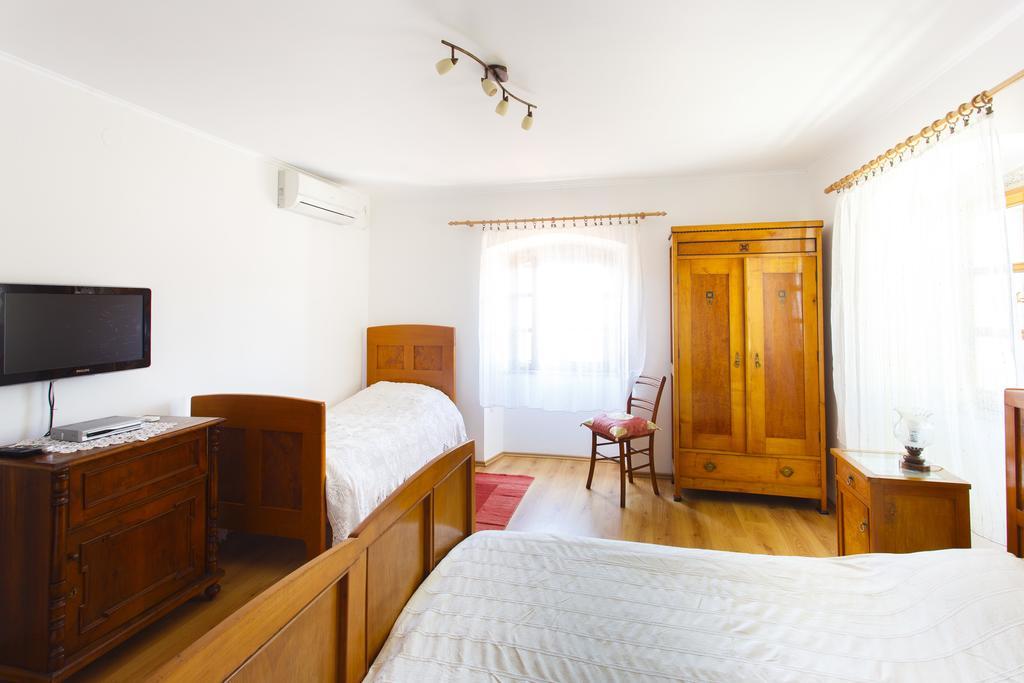 Apartments Villa Kastav In Old Town Center With Sea View And Parking Oda fotoğraf