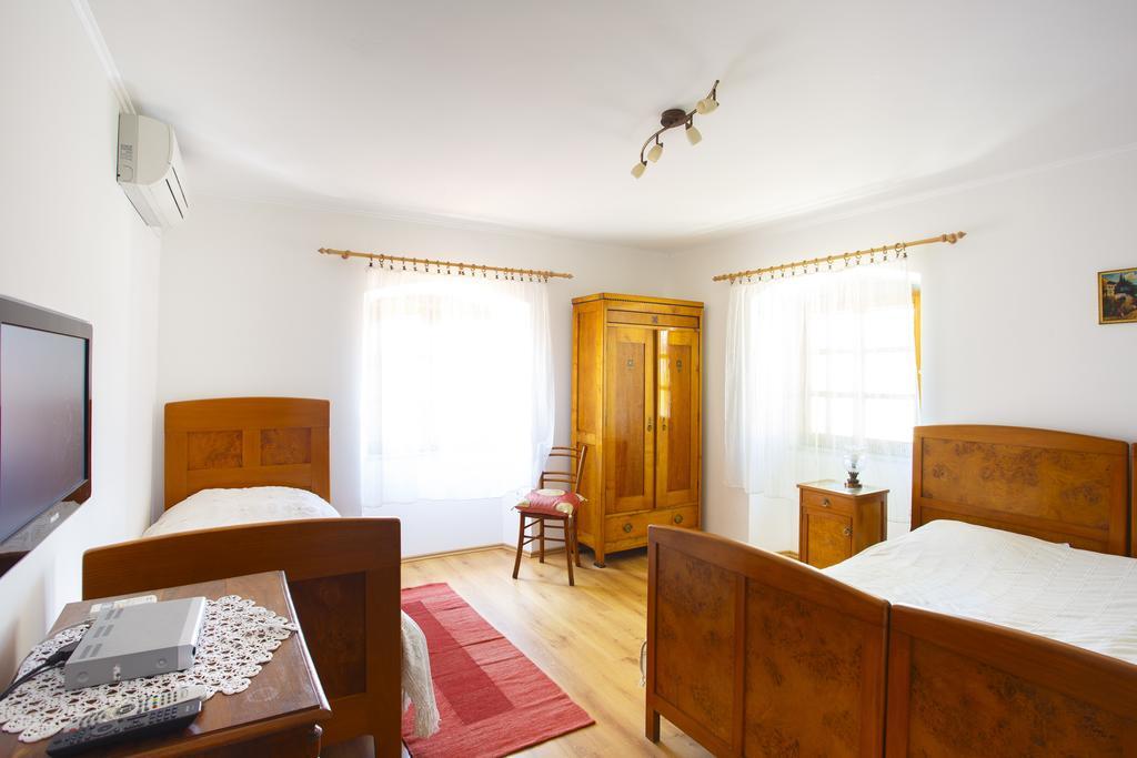 Apartments Villa Kastav In Old Town Center With Sea View And Parking Oda fotoğraf