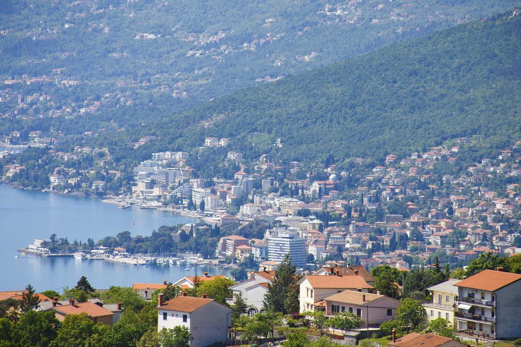 Apartments Villa Kastav In Old Town Center With Sea View And Parking Oda fotoğraf